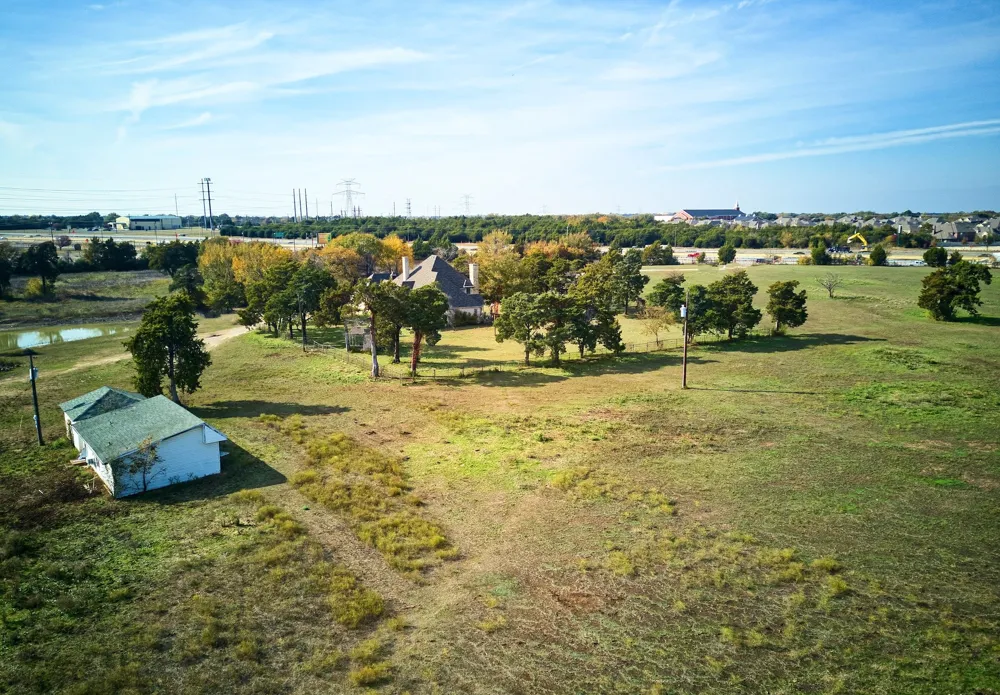 1318 J Elmer Weaver Freeway Cedar Hill, TX 75104