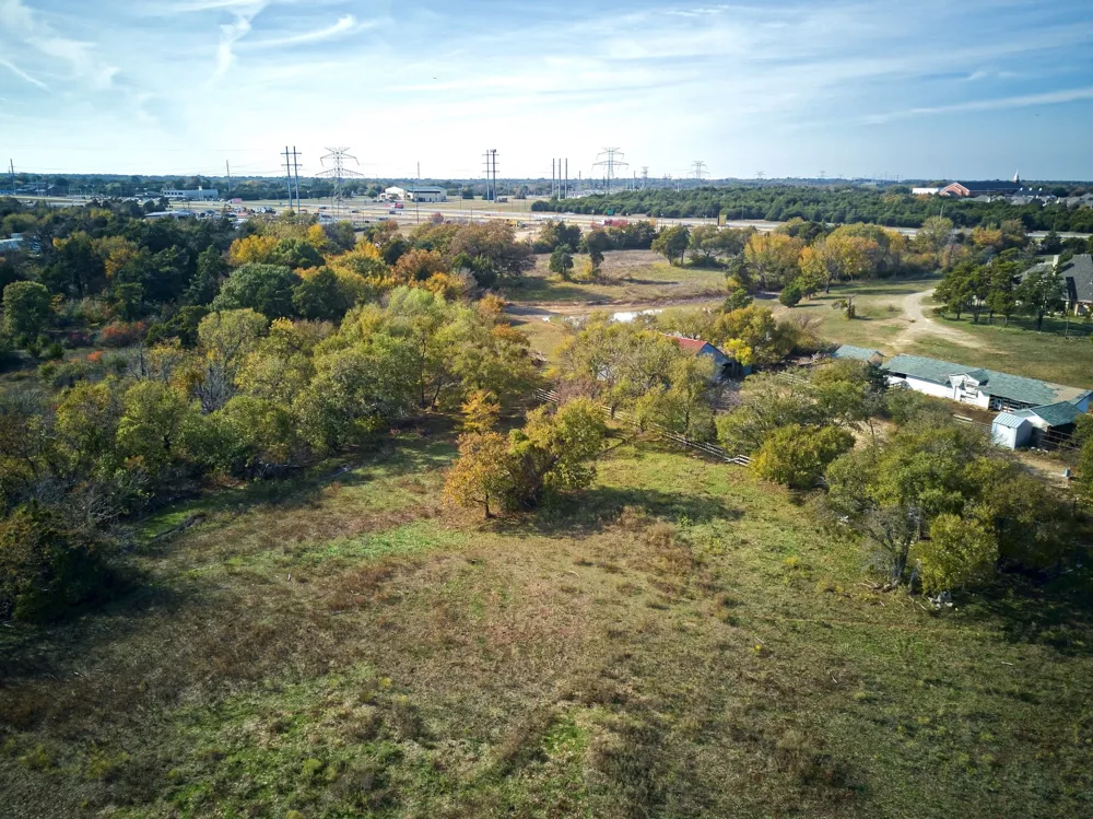1318 J Elmer Weaver Freeway Cedar Hill, TX 75104