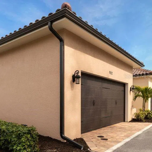 930 E VENICE AVENUE Venice, FL 34285