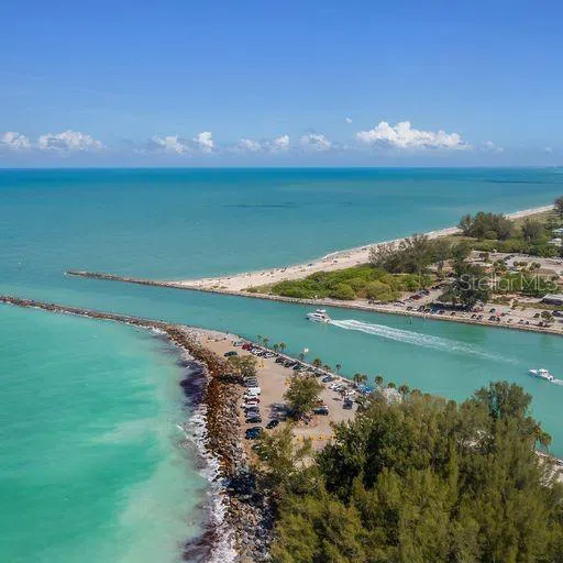 930 E VENICE AVENUE Venice, FL 34285
