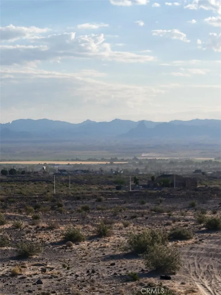 1 Lilly Hill Needles, CA 92363