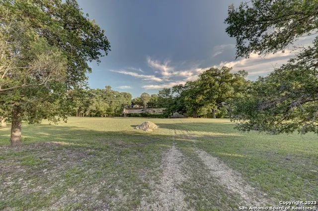 246 River Rd Hunt, TX 78024