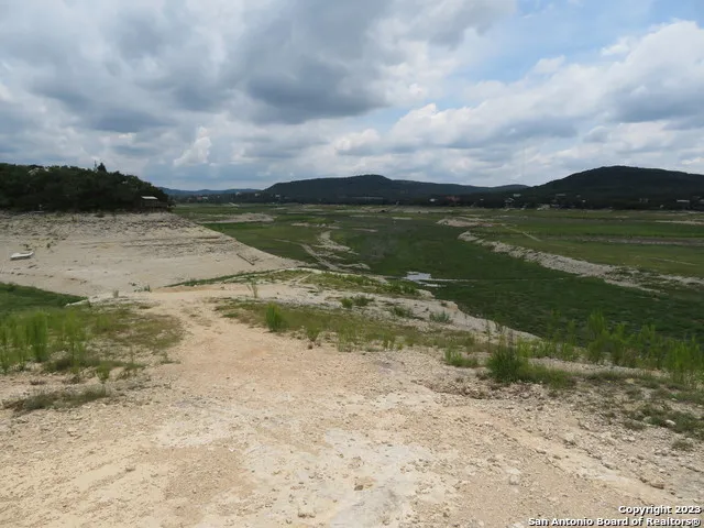 0 HILLTOP LOOP Lakehills, TX 78063