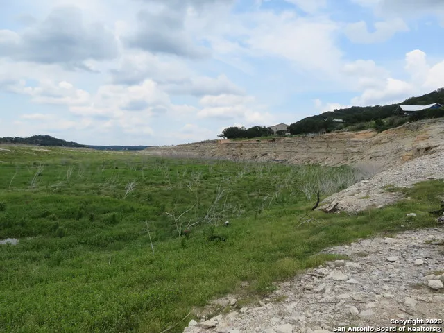 0 HILLTOP LOOP Lakehills, TX 78063