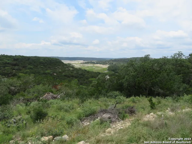 0 HILLTOP LOOP Lakehills, TX 78063