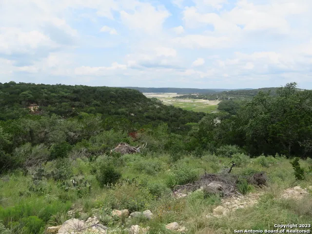 0 HILLTOP LOOP Lakehills, TX 78063