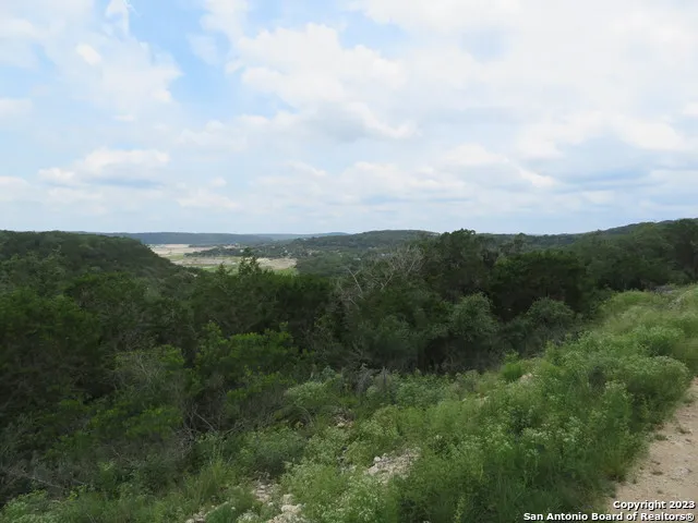 0 HILLTOP LOOP Lakehills, TX 78063