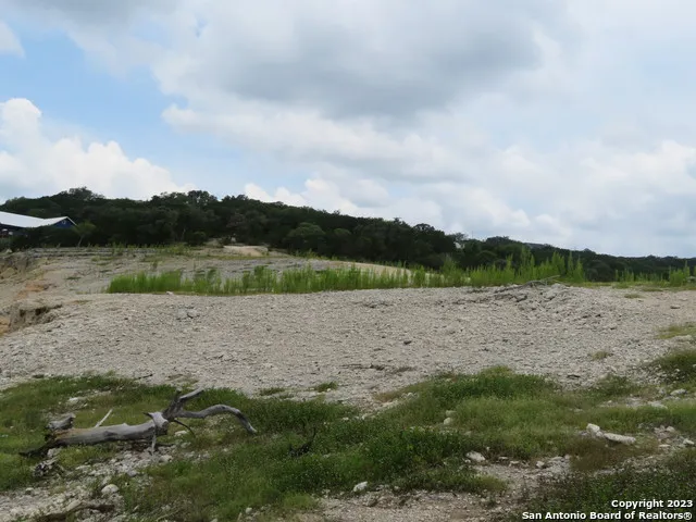 0 HILLTOP LOOP Lakehills, TX 78063
