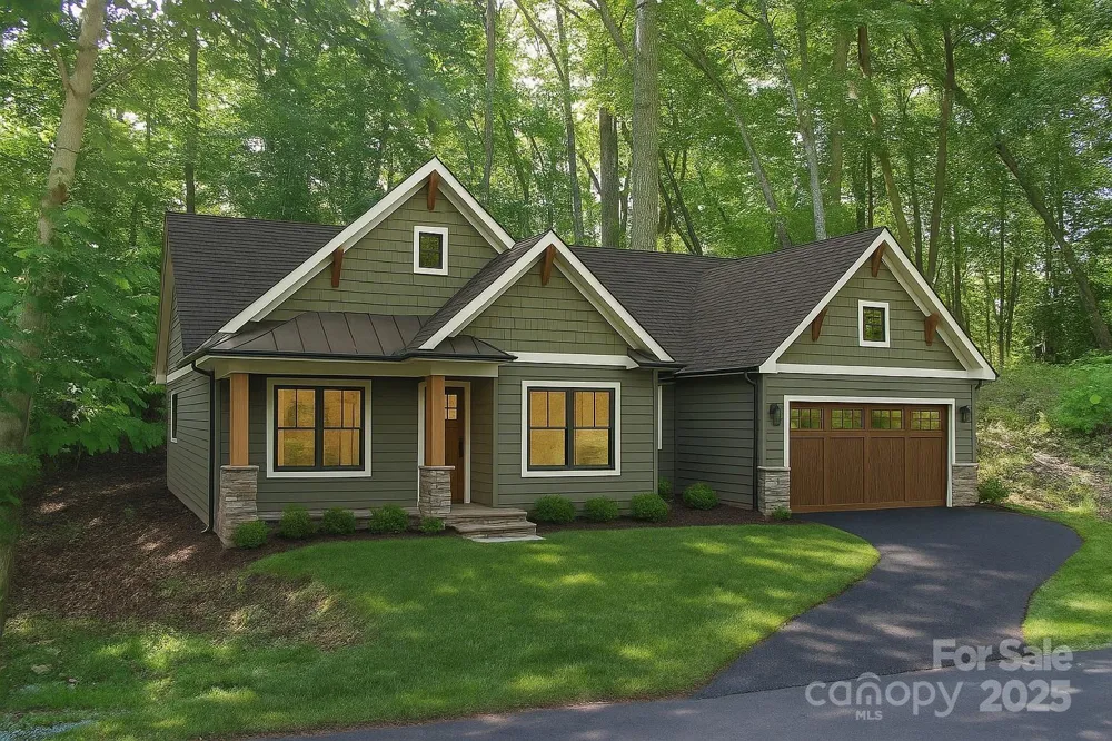 100 Ivywood Lane Laurel Park, NC 28739