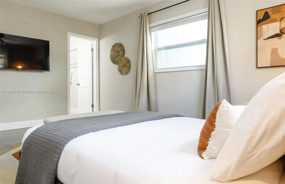 2761 SW 33rd Ave #2 Miami, FL 33133