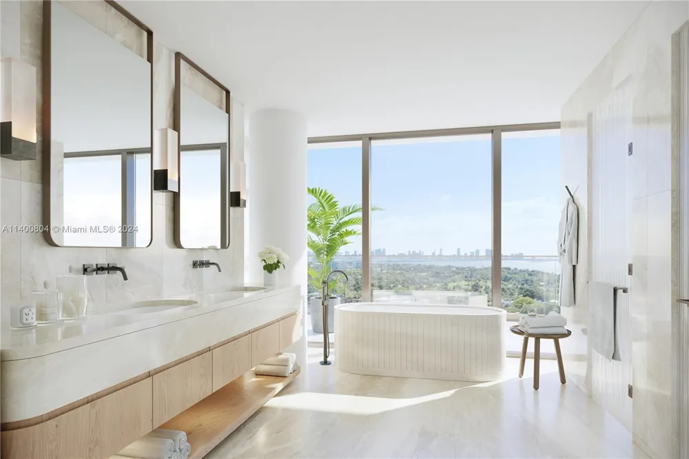 5333 Collins Ave #906 Miami Beach, FL 33140