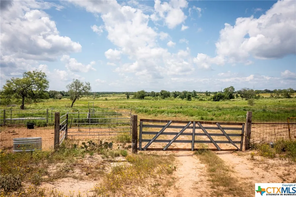 181 Pine Meadow Road Seguin, TX 78155