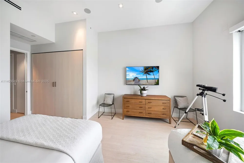 Address Not Shown Miami Beach, FL 33139