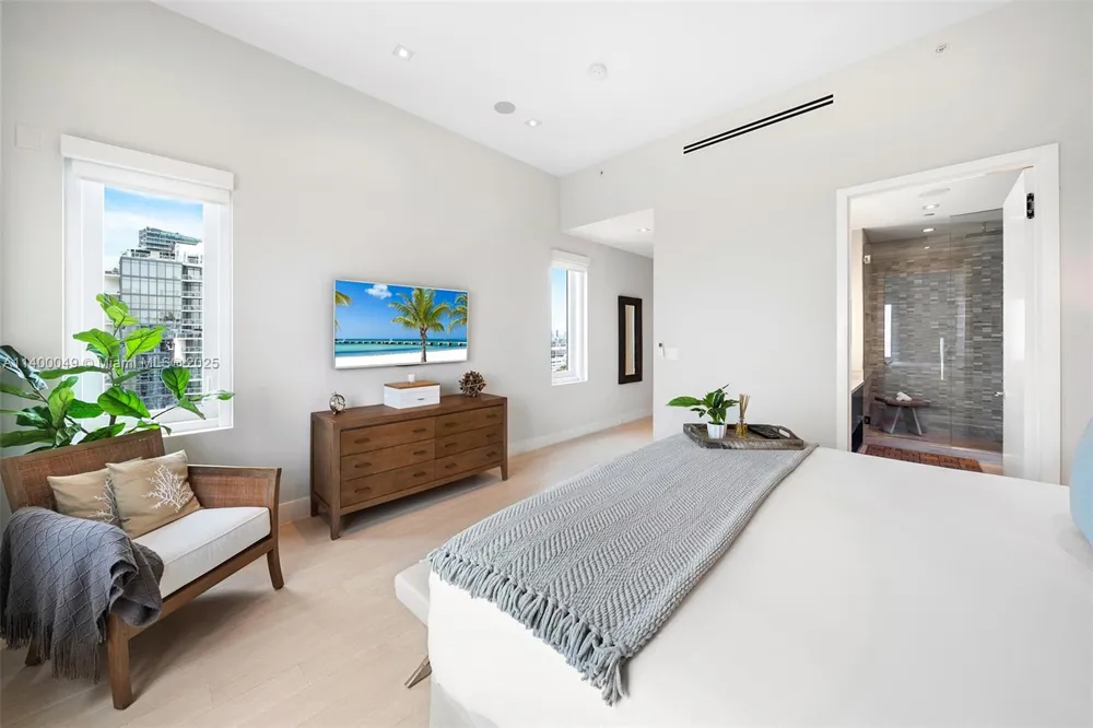 Address Not Shown Miami Beach, FL 33139