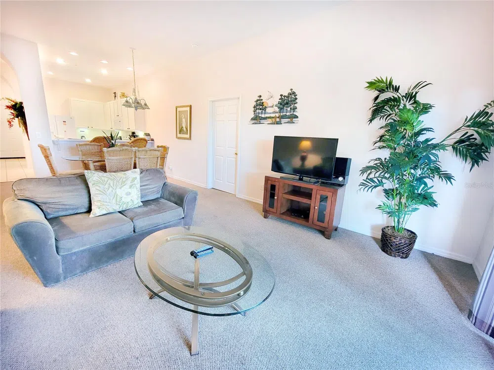 716 LUCAYA LOOP #B1/U716 Davenport, FL 33897