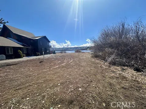 39483 North Shore Drive Fawnskin, CA 92333