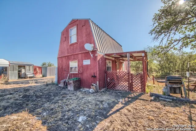 465 Watkins Road Mountain Home, TX 78058
