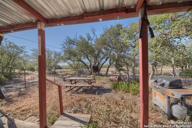 465 Watkins Road Mountain Home, TX 78058
