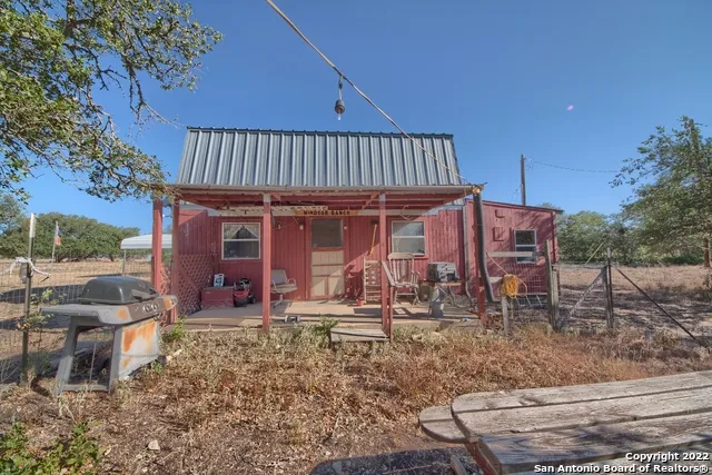 465 Watkins Road Mountain Home, TX 78058