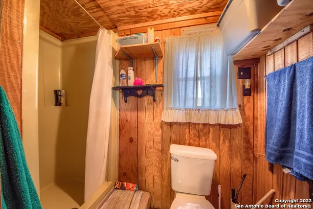 465 Watkins Road Mountain Home, TX 78058