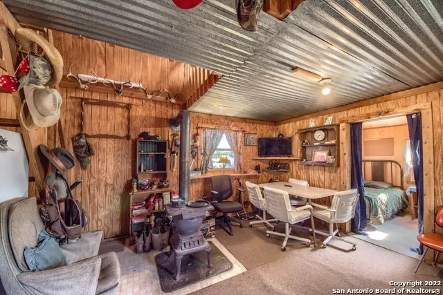 465 Watkins Road Mountain Home, TX 78058