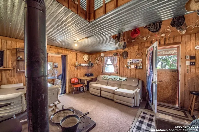 465 Watkins Road Mountain Home, TX 78058