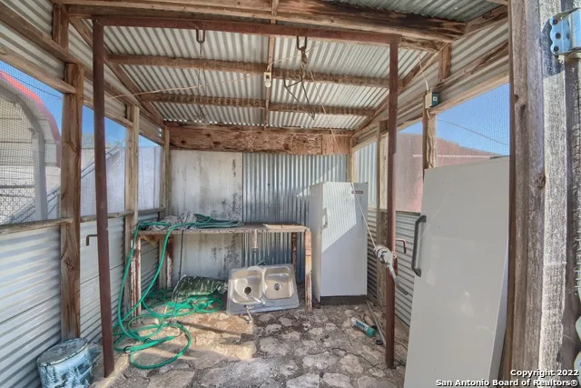 465 Watkins Road Mountain Home, TX 78058