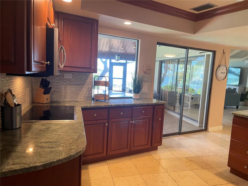 421 WATERSIDE LANE Nokomis, FL 34275