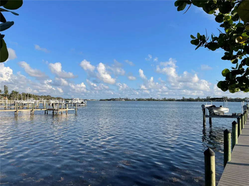 421 WATERSIDE LANE Nokomis, FL 34275