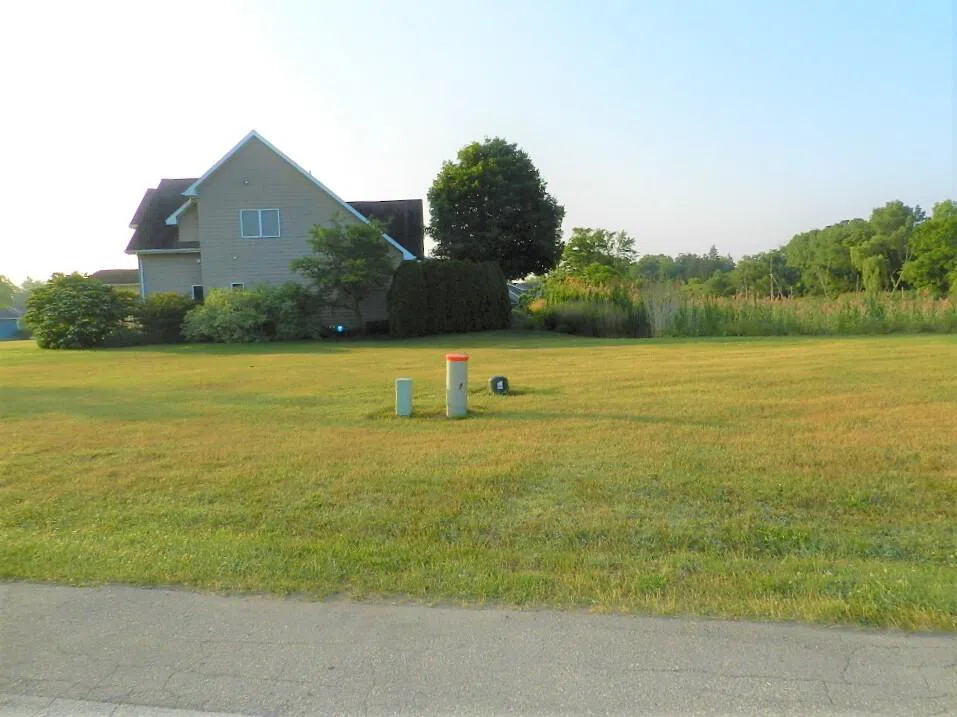 924 Eagle Pointe Drive St. Joseph, MI 49085