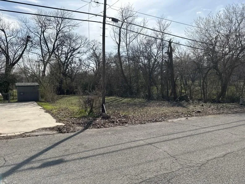 328 Murray Street Denison, TX 75020