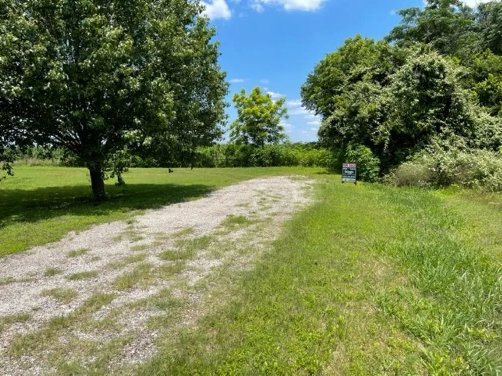 741 Muzny Lane La Grange, TX 78945