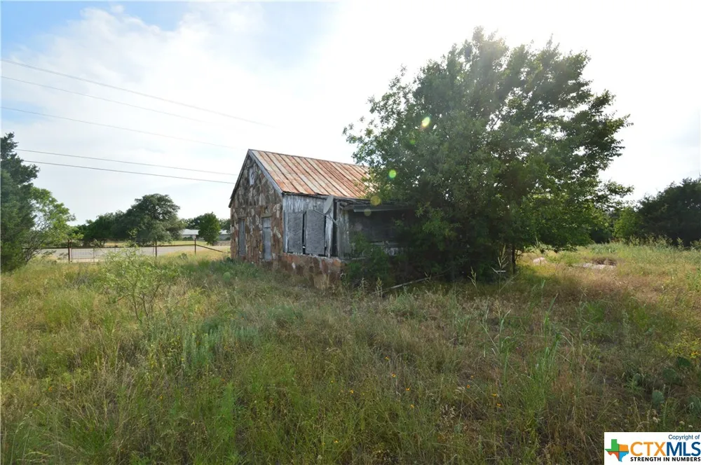 17426 US Highway 183 Lometa, TX 76853