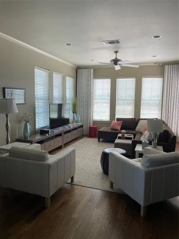 2800 Sandage Avenue #305 Fort Worth, TX 76109