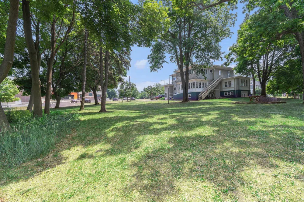 604 Wildwood Avenue Jackson, MI 49201