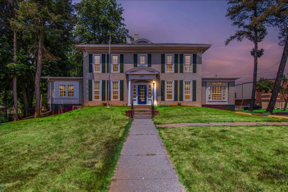 604 Wildwood Avenue Jackson, MI 49201