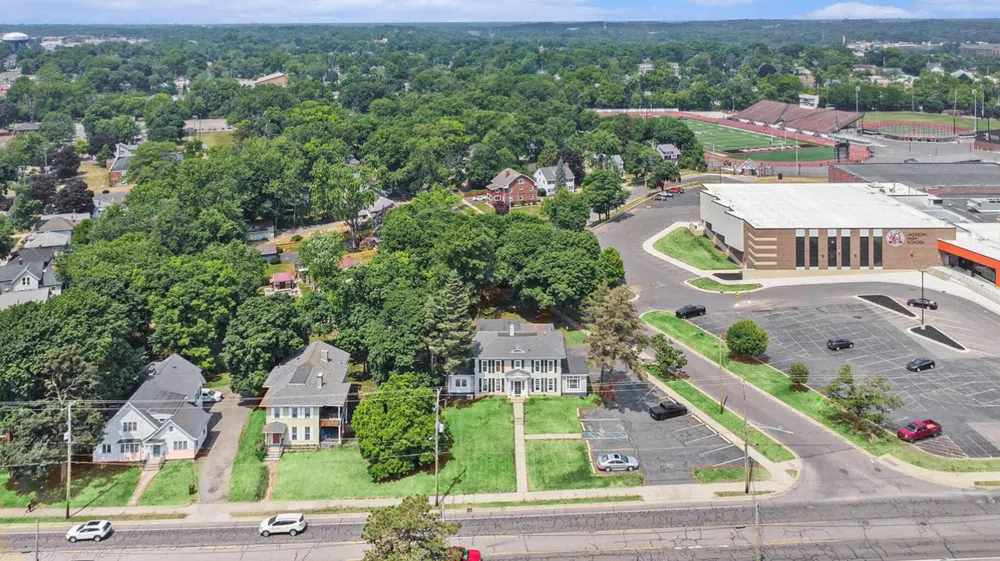 604 Wildwood Avenue Jackson, MI 49201