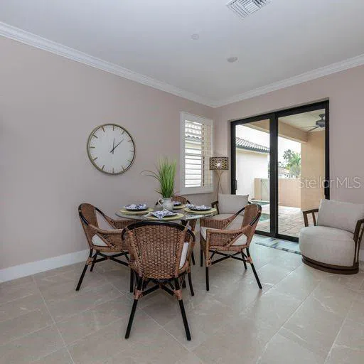 938 E VENICE AVENUE Venice, FL 34285