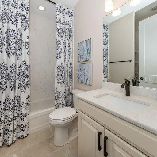 934 E VENICE AVENUE Venice, FL 34285