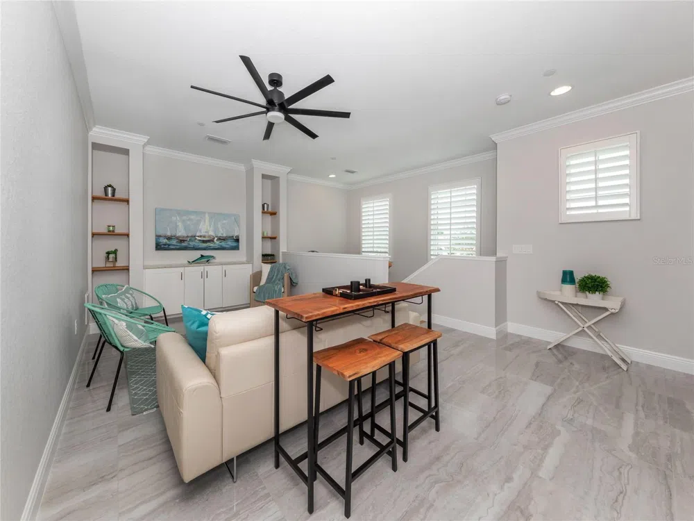 934 E VENICE AVENUE Venice, FL 34285