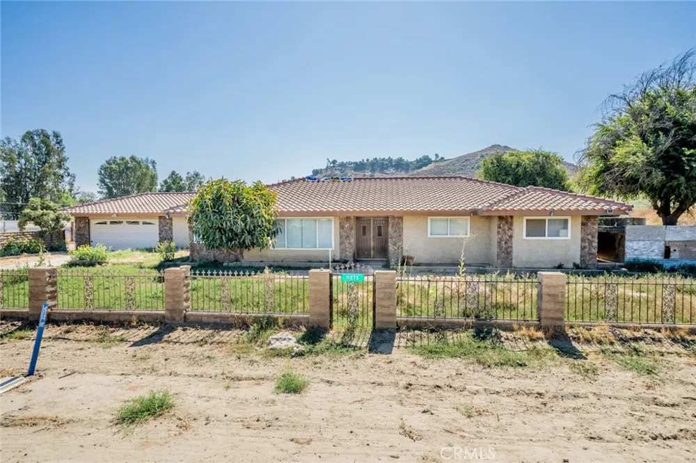 11273 Alder Avenue Bloomington, CA 92316