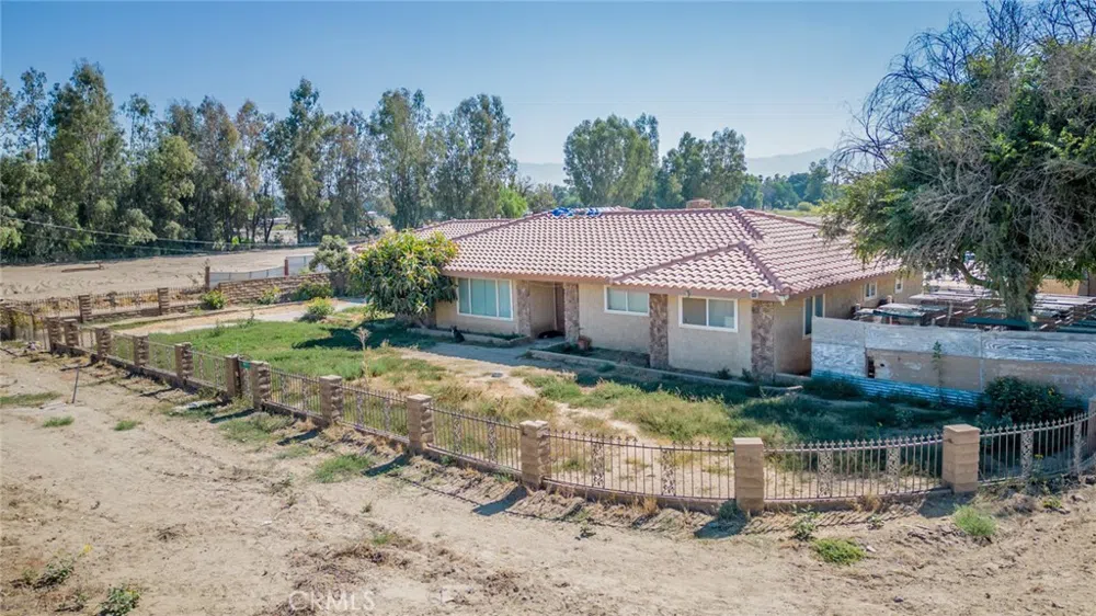 11273 Alder Avenue Bloomington, CA 92316