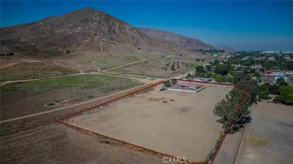 11273 Alder Avenue Bloomington, CA 92316