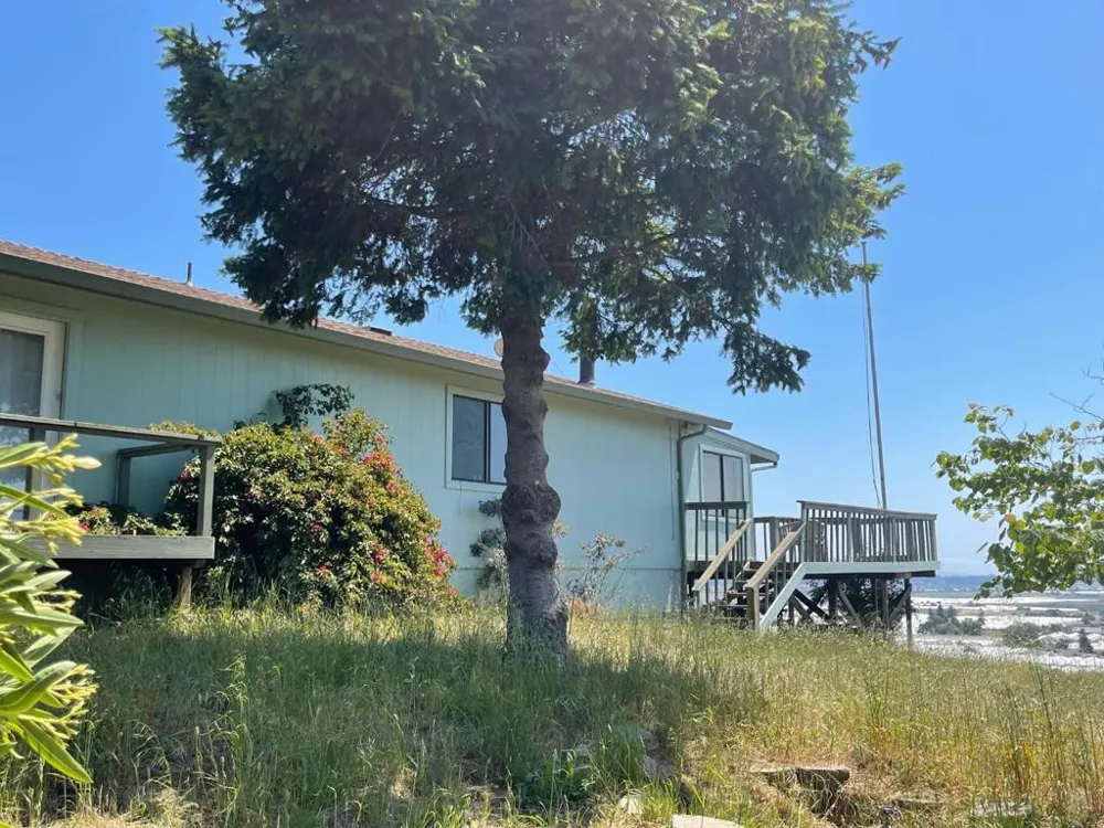 221 Peckham Road Watsonville, CA 95076