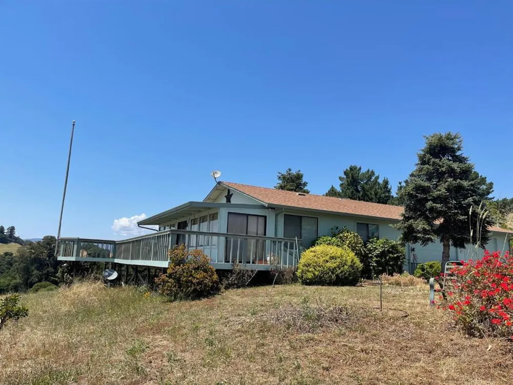 221 Peckham Road Watsonville, CA 95076