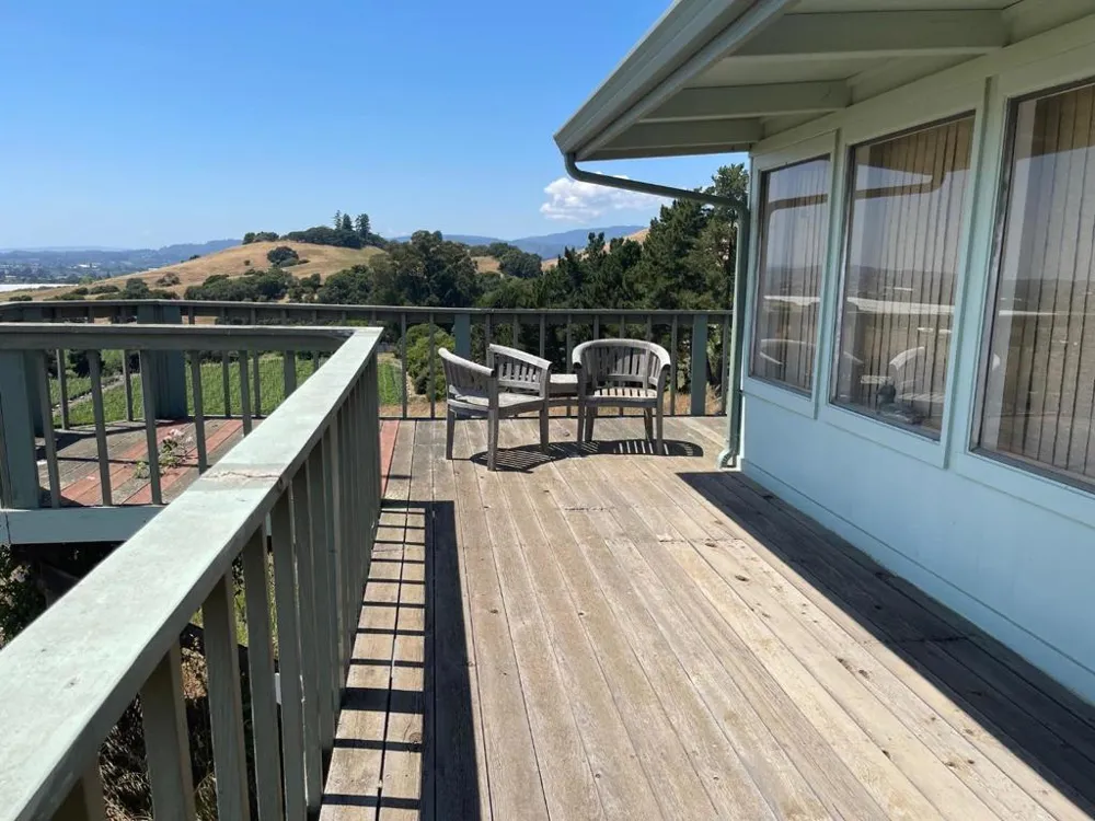 221 Peckham Road Watsonville, CA 95076