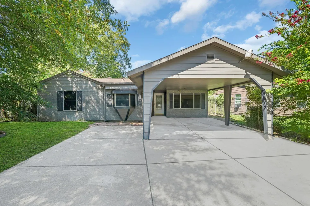 8142 Herschelwood Street Sunnyside, TX 77033
