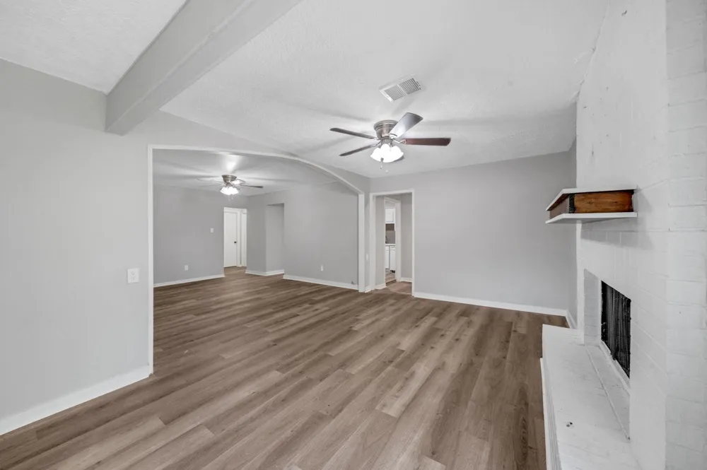8142 Herschelwood Street Sunnyside, TX 77033