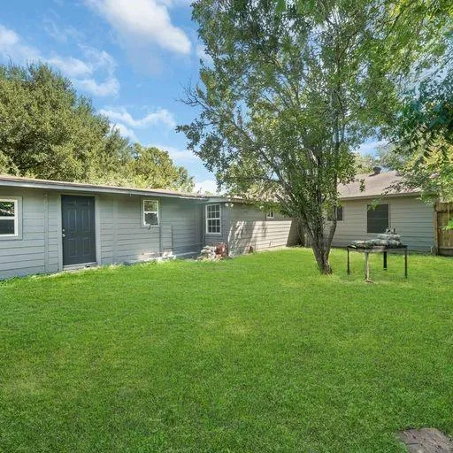8142 Herschelwood Street Sunnyside, TX 77033