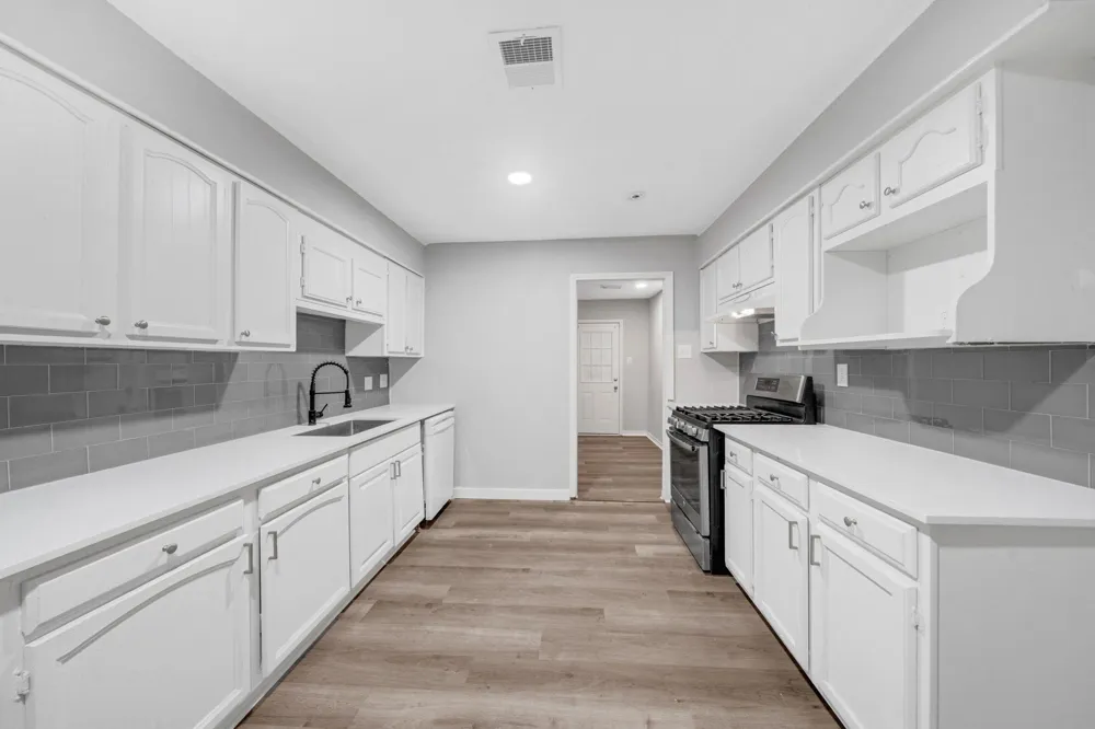 8142 Herschelwood Street Sunnyside, TX 77033